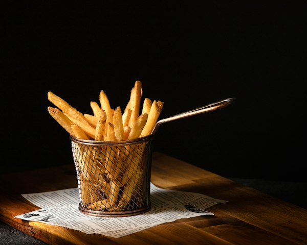 Deal 16: 2 Sandwich, Reg Fries, 1 Liter Drink